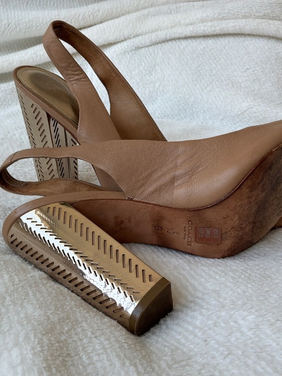 Coach Shoes - COACH Finley Tan Leather Slingback Block Heels Metaklic Gold Size 10B
